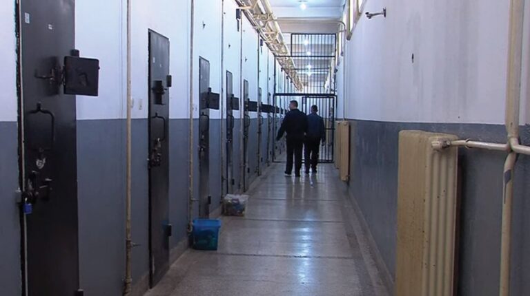 Aksion policor në burgun e Idrizovës, arrestohen 17 policë të burgut