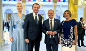 Kurti publikon pamje nga pritja që u bëri Macron në Pallatin Elysee, takohet me Scholz e liderë të tjerë