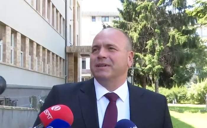 Dimitrievski: Dalim nga qeveria nëse ministrat e VLEN-it e vendosin flamurin shqiptar përsëri në Qeveri