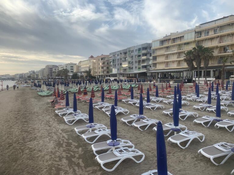Ndërron jetë një person në plazhin e Durrësit, ja detajet